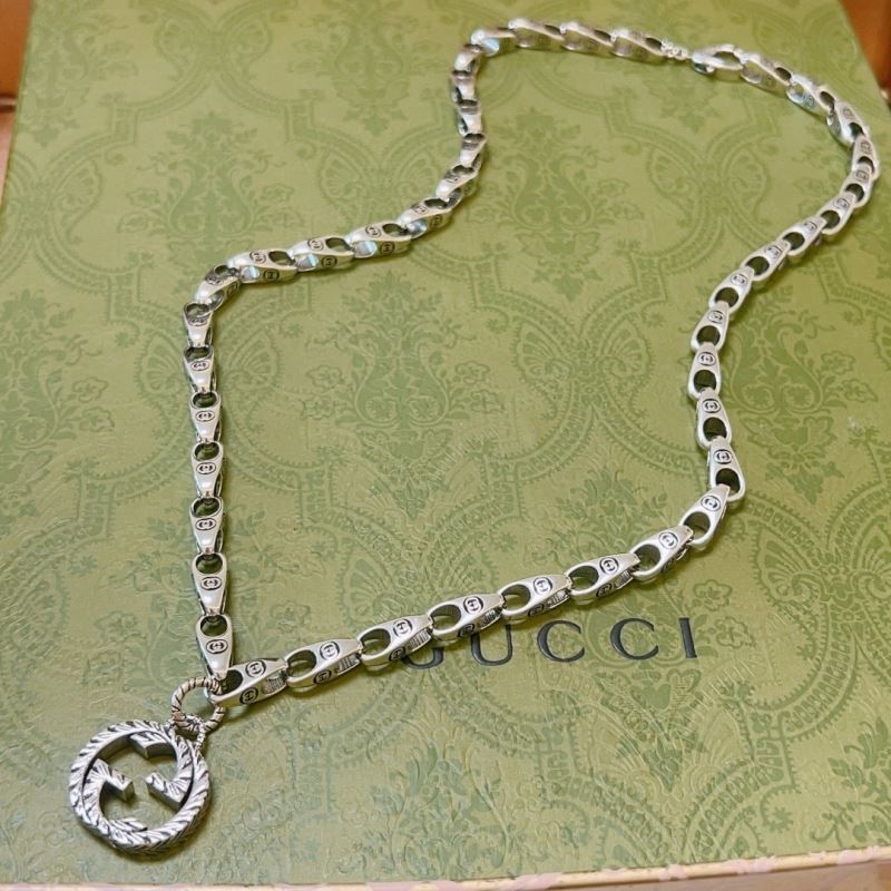 G*u*i necklaces